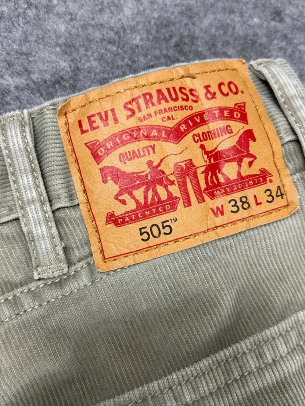 Vintage Levi's 505 Corduroy Pants Mens 38x34 Green Straight Leg Mid Rise Pockets